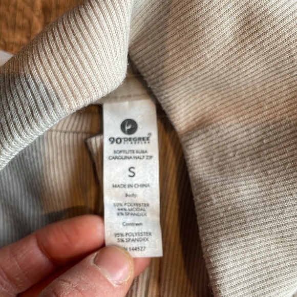 3 for $30* NWOT Cream Quarter-Zip Pullover - Picture 2 of 4